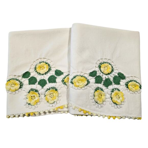 Vintage Crochet White Pillowcase Set of 2 with Yellow Roses & Green Leaves - Picture 9 of 10